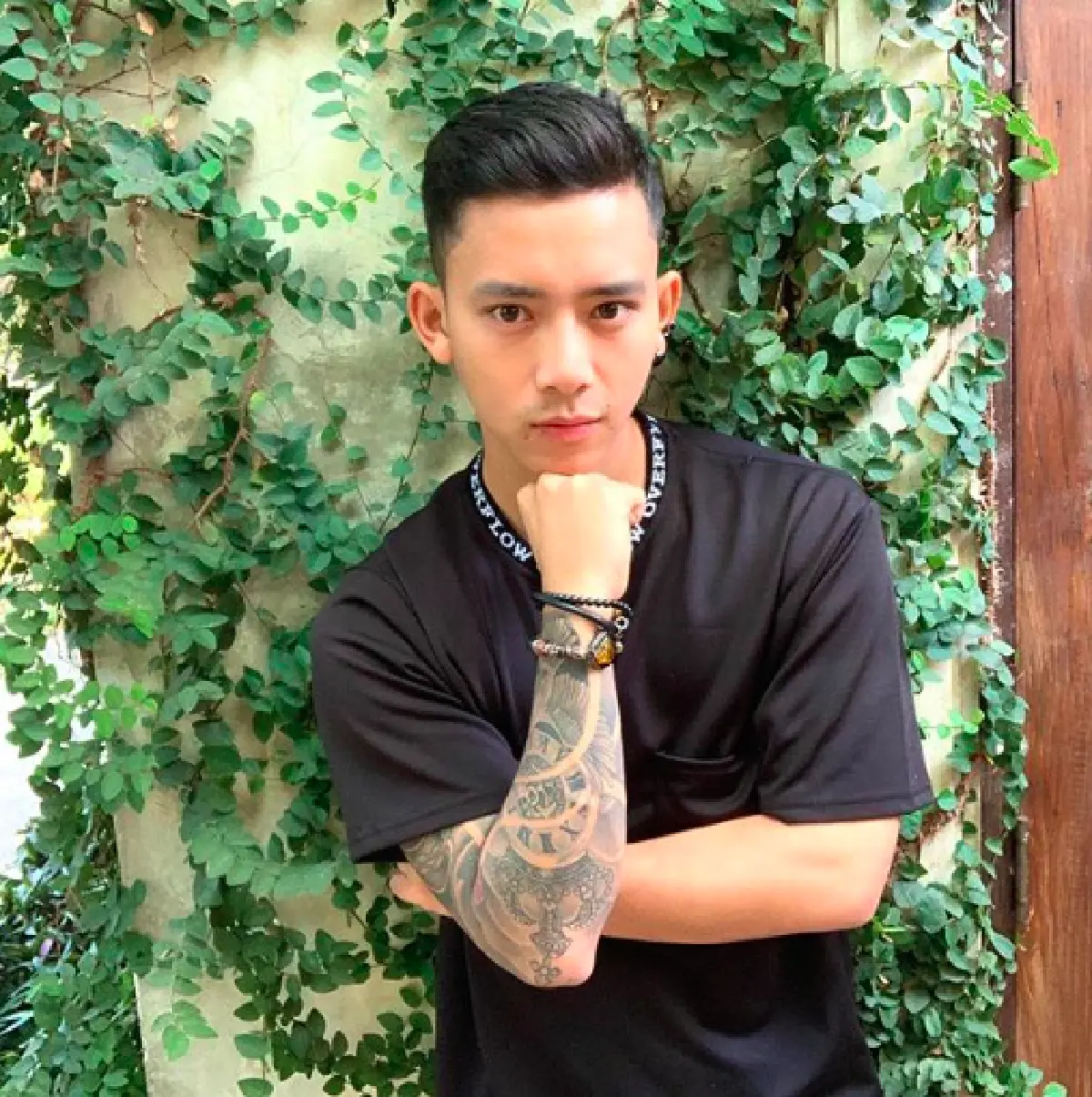 “เบิ้ล ปทุมราช"  ใจหายใจคว่ำ ถูกดึงตกจากเวทีคอนเสิร์ต 