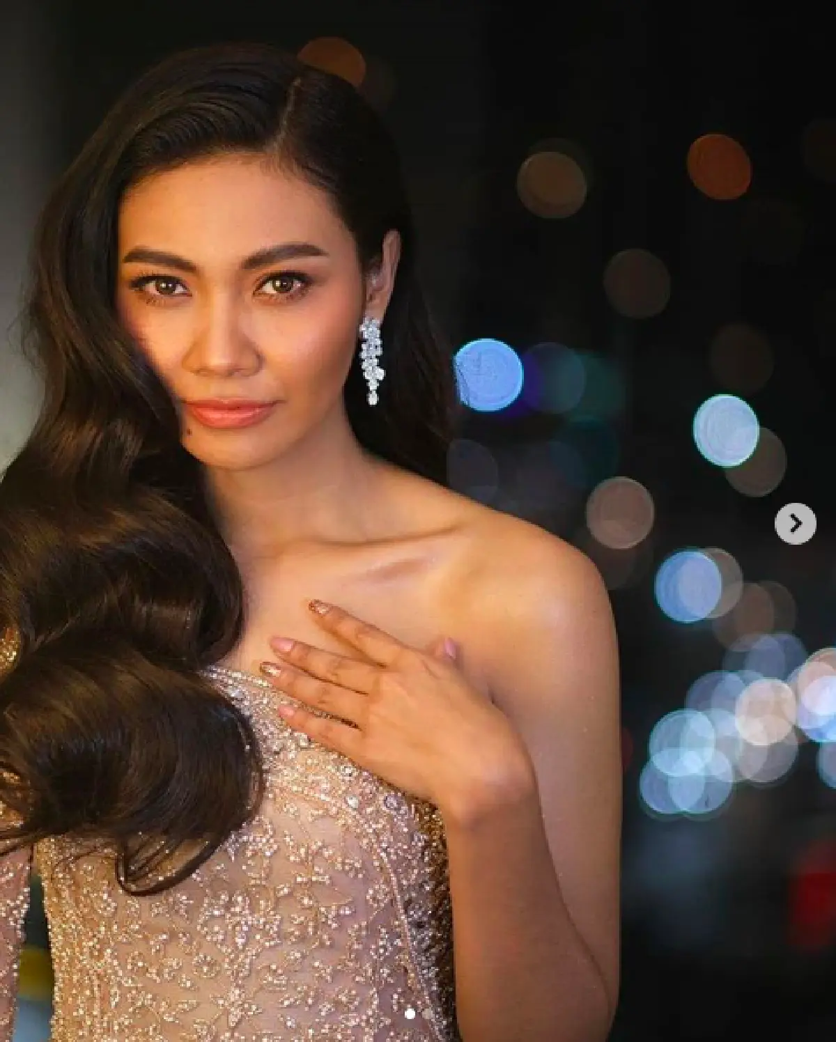 “แก้ม วิชญาณี” ได้รับคำชมล้นหลาม! ชาวโซเชียลต่างชาติเรียก Thai Elsa 