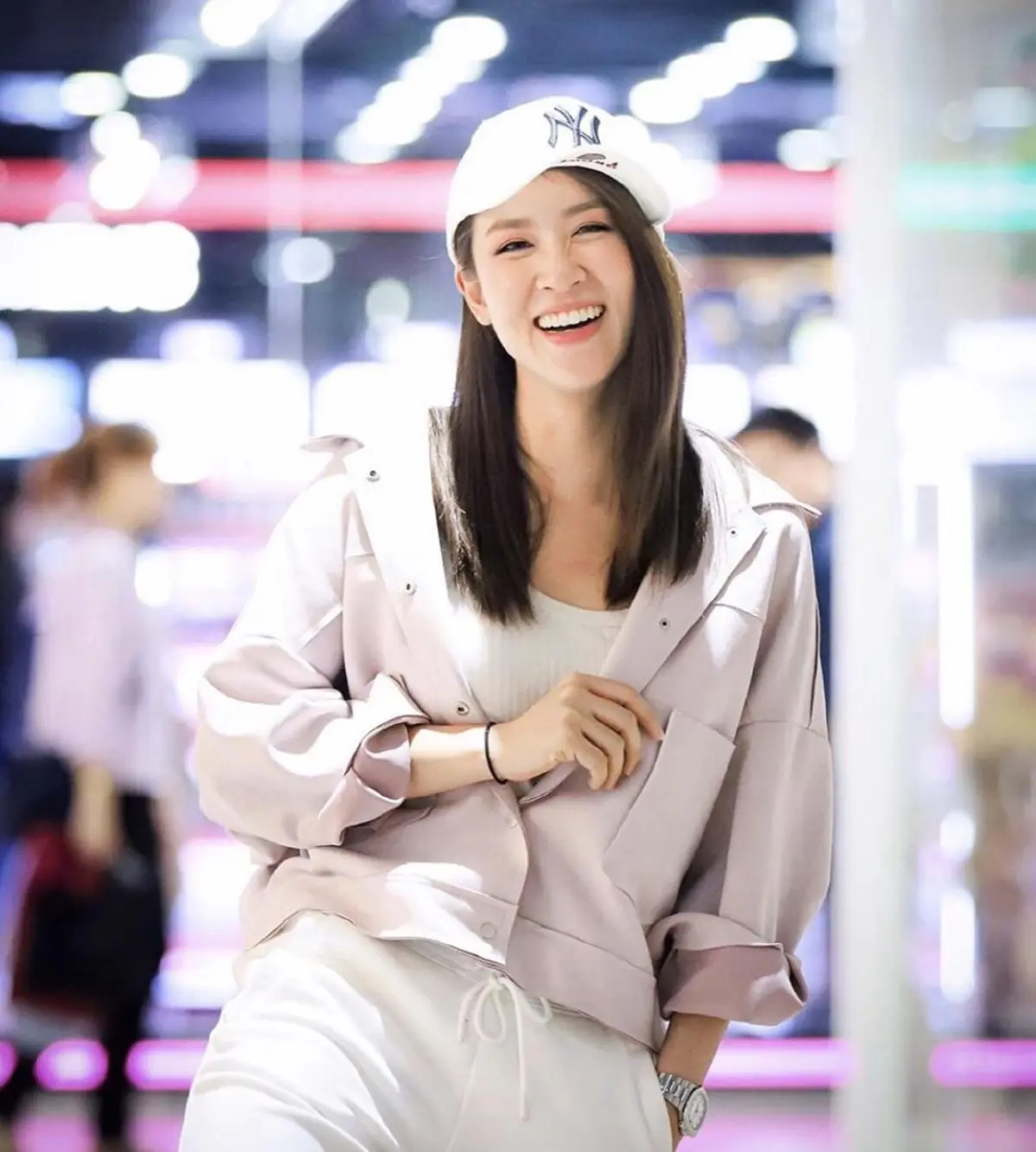 อะไรยังไง!? "เชียร์ ฑิฆัมพร" เขินหนักมาก "ไฮโซบิ๊ก" ทำเซอร์ไพรส์รับวาเลนไทน์