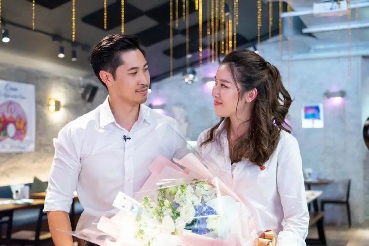 อะไรยังไง!? "เชียร์ ฑิฆัมพร" เขินหนักมาก "ไฮโซบิ๊ก" ทำเซอร์ไพรส์รับวาเลนไทน์