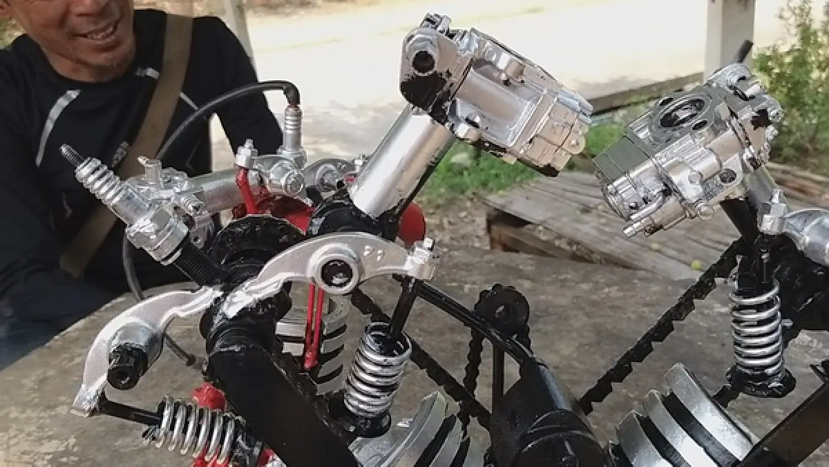 หนุ่มช่างซ่อมเก็บเศษอะไหล่ทิ้งแล้วสร้างโมเดลเครื่องยนต์มอไซค์