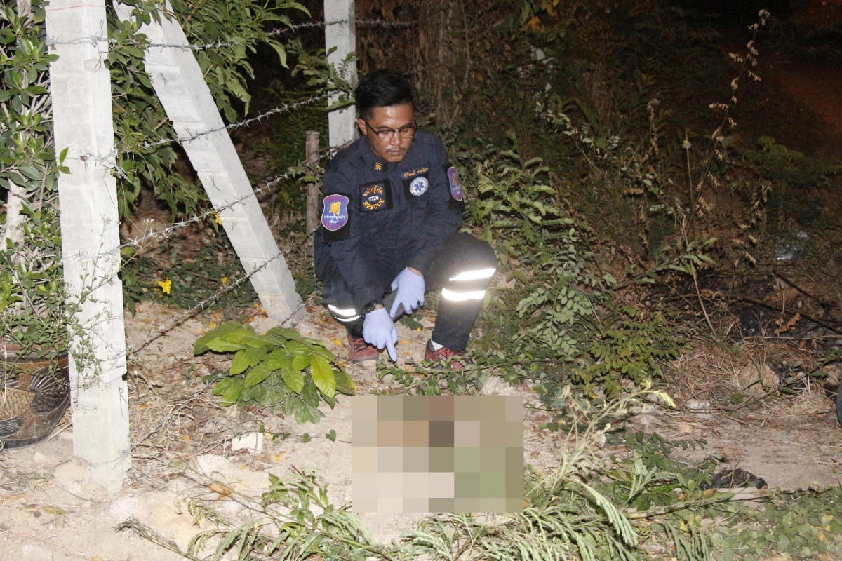ตำรวจพัทยาไล่ตรวจกล้องวงจรปิดหาผู้นำศพทารกแรกเกิดเพศชายทิ้งริมทาง
