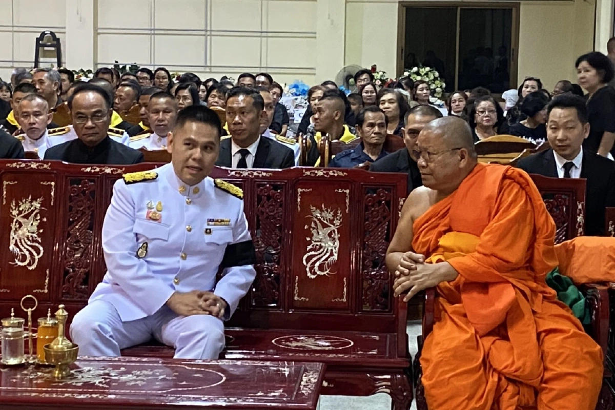 รมว.ทส.ร่วมงานสวดศพเจ้าหน้าที่ป่าไม้เหยื่อกราดยิงโคราช พร้อมมอบเงินช่วยเหลือครอบครัว