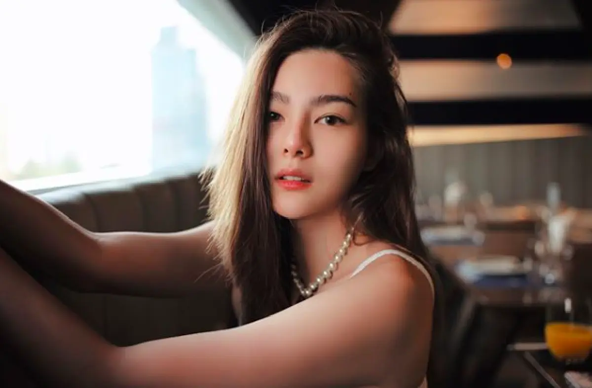 "ดิว อริสรา" นุ่งวันพีซเล่นน้ำกับช้างสดใสน่ารักปนเซ็กซี่เบาๆ 