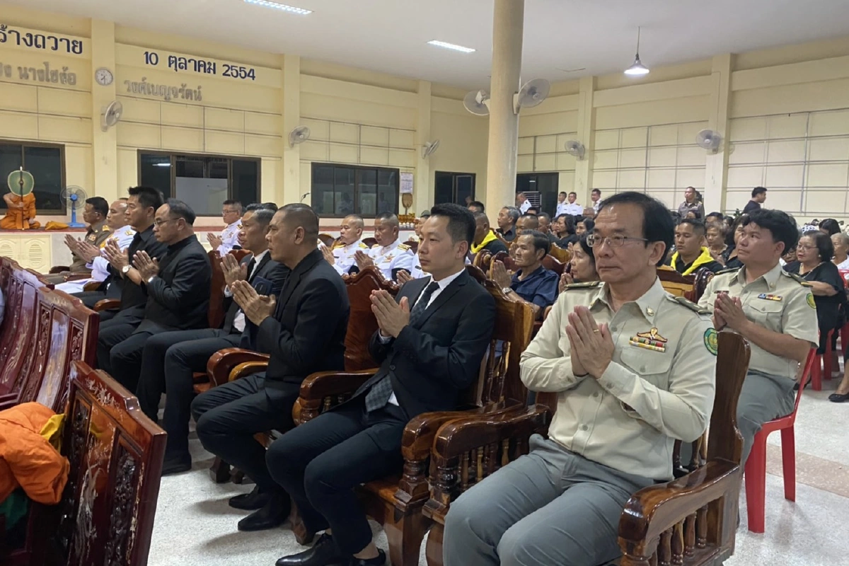 รมว.ทส.ร่วมงานสวดศพเจ้าหน้าที่ป่าไม้เหยื่อกราดยิงโคราช พร้อมมอบเงินช่วยเหลือครอบครัว