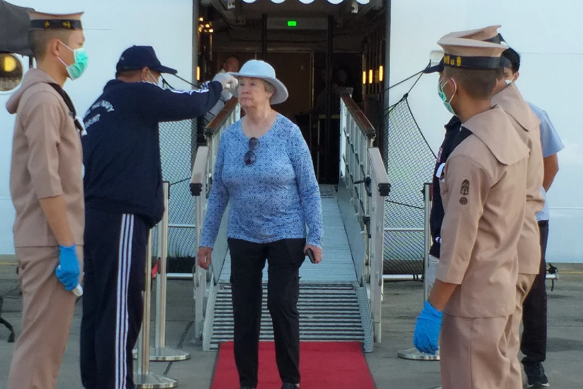 คัดกรองแล้ว! เรือสำราญเทียบท่าเรือน้ำลึกภูเก็ต ปลอดไวรัสโคโรนาทั้งลำ  