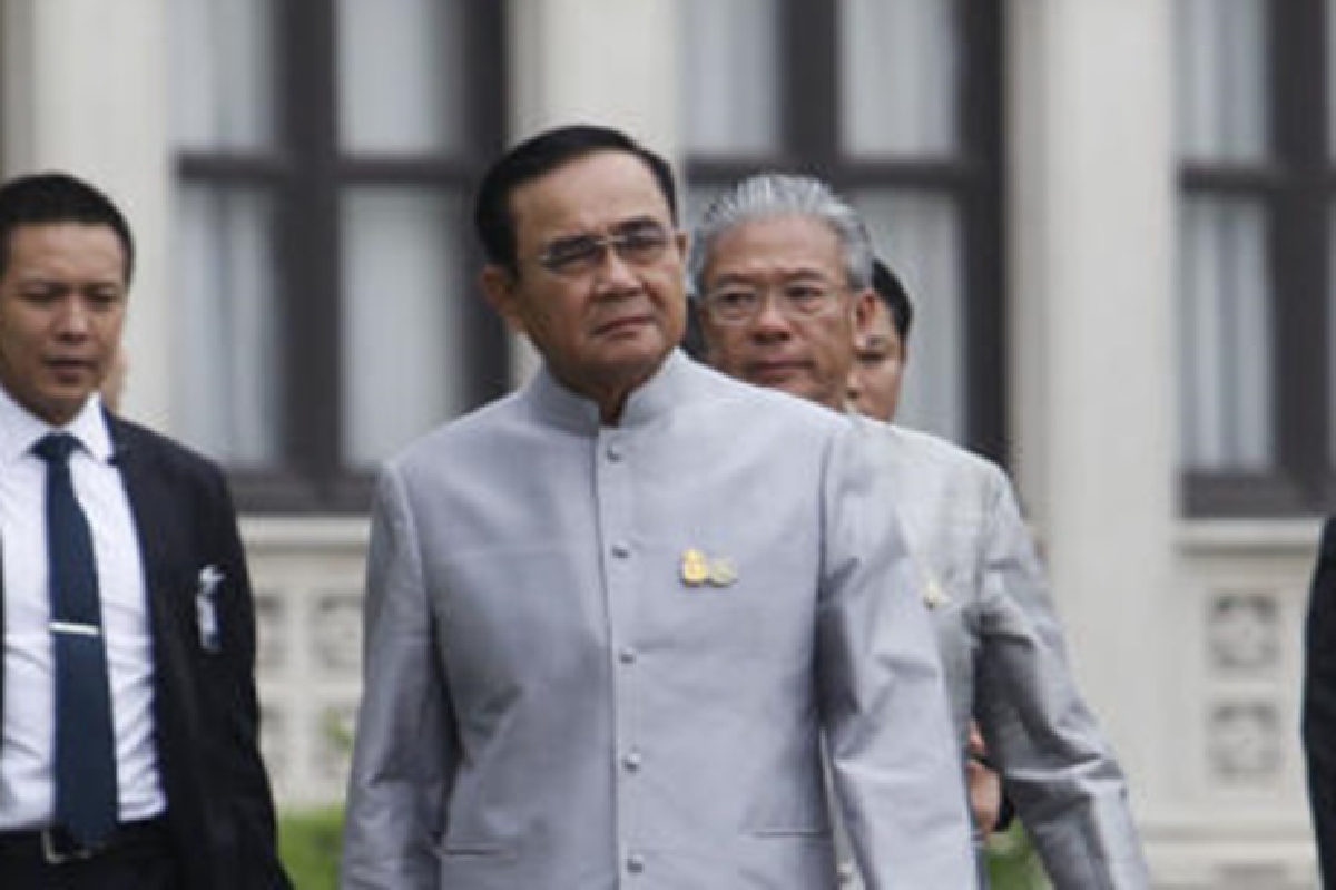 นายกฯ กำชับ เร่งรัดจ่ายเงินเยียวยาเหยื่อยิงโคราช" นายกฯ กำชับ เร่งรัดจ่ายเงินเยียวยาเหยื่อยิงโคราช"