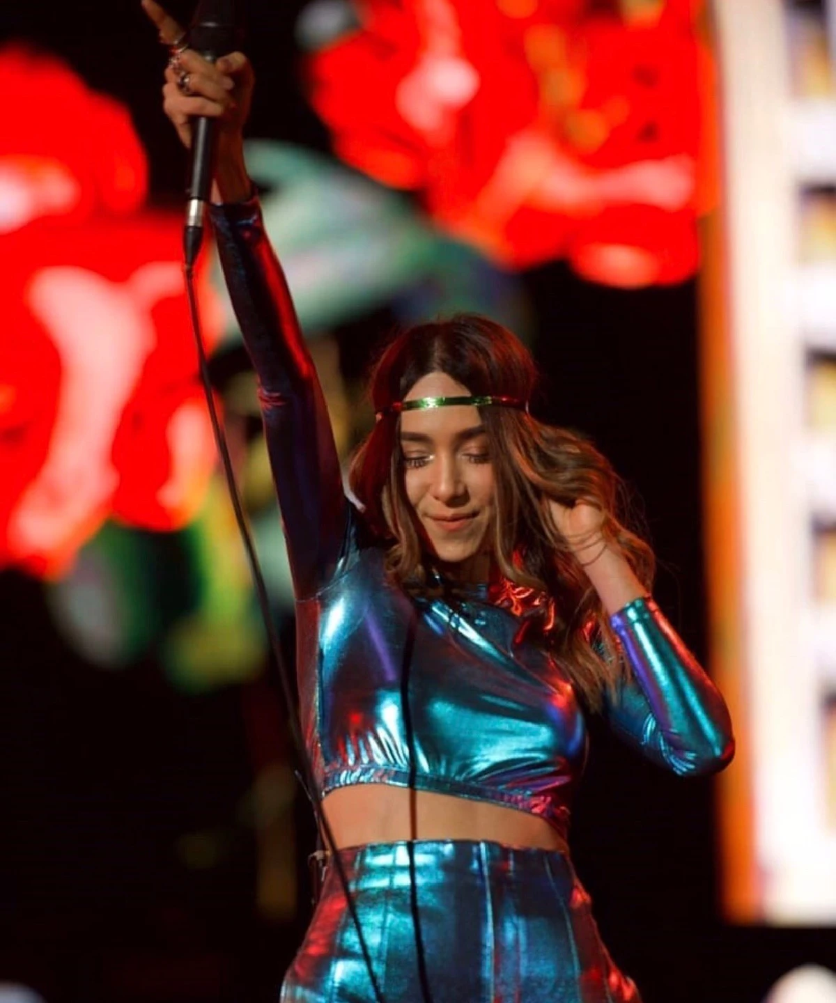 แน่จริงก็จับให้ได้! ปาล์มมี่ ร้องเต้นสุดมันส์ไม่สนใจทีมงานตามติดไวเลส (คลิป)