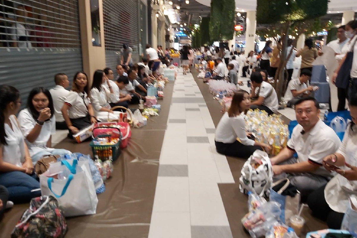 ทำบุญเปิดห้างเทอร์มินอล21โคราชนิมนต์พระสงฆ์ 219 รูปสวดนพเคราะห์ ทำบุญเปิดห้างเทอร์มินอล21โคราชนิมนต์พระสงฆ์ 219 รูปสวดนพเคราะห์