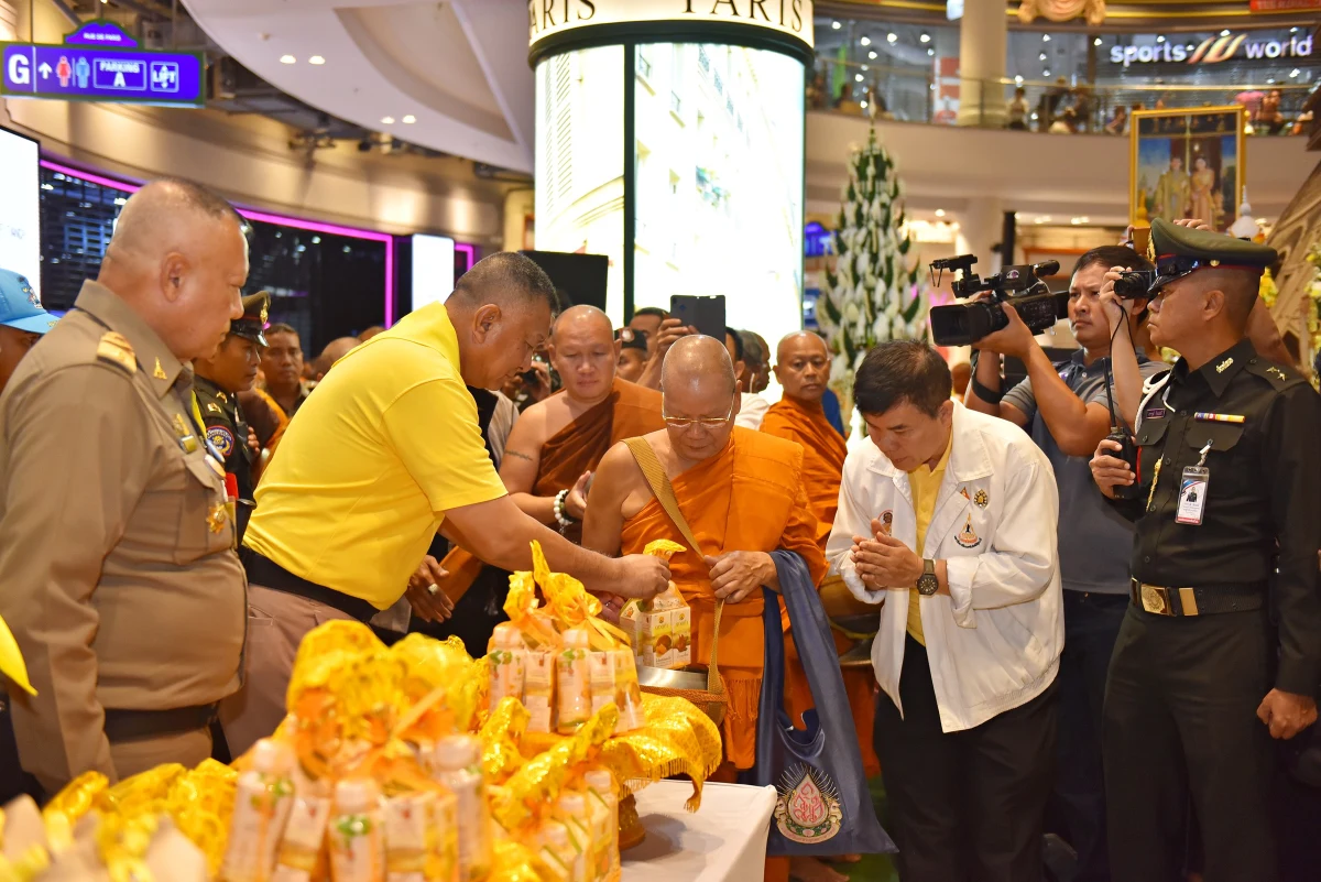 “เทอร์มินอล21 โคราช” จัดงาน “รวมดวงใจก้าวไปด้วยกัน” ทำบุญตักบาตรสร้างขวัญกำลังใจ พร้อมกลับมาเปิดให้บริการแล้ววันนี้