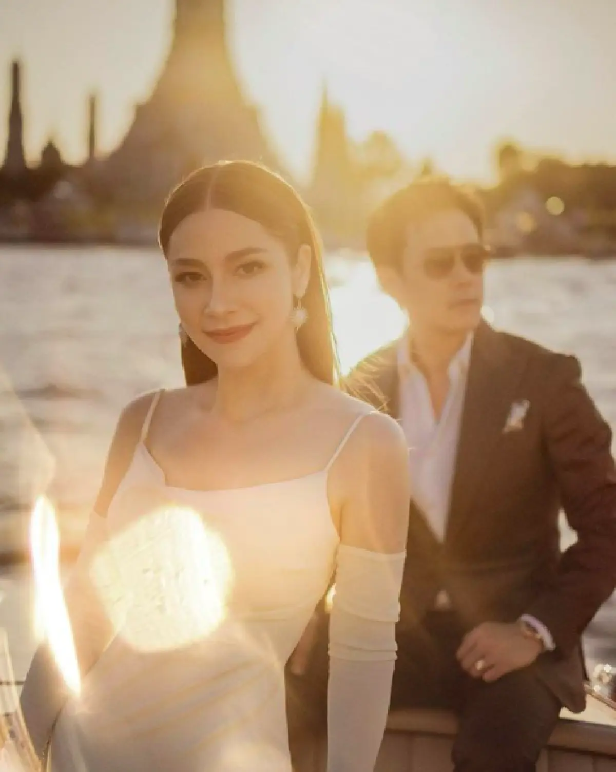 มาอีกเซ็ตพรีเวดดิ้ง “ฟลุค-นาตาลี” ล่องเรือชิลๆ กลางแม่น้ำเจ้าพระยา