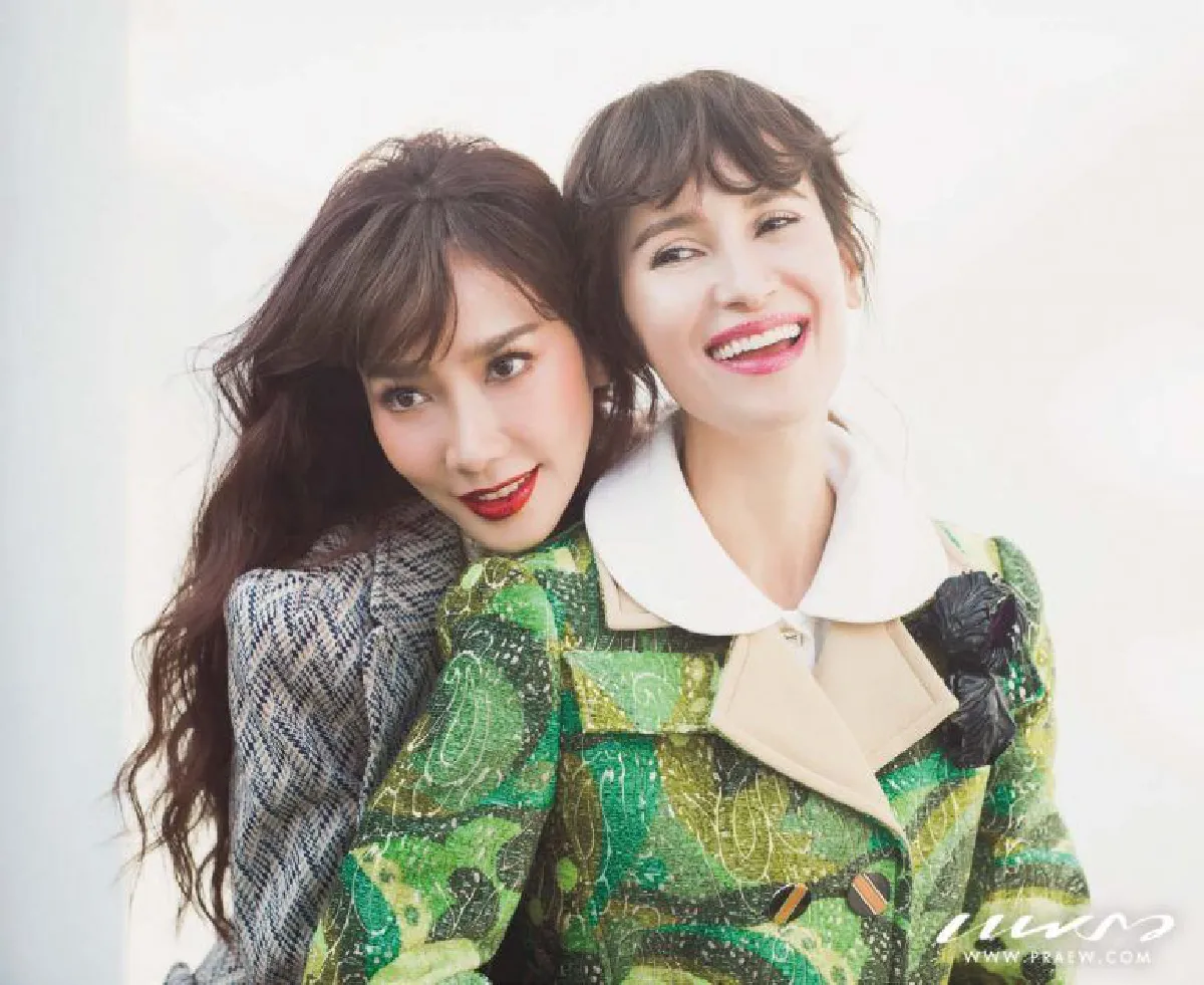 สองสาวทรงเสน่ห์  “แอน ทองประสม-อั้ม พัชราภา" ถ่ายแบบคู่ประชันความสวย