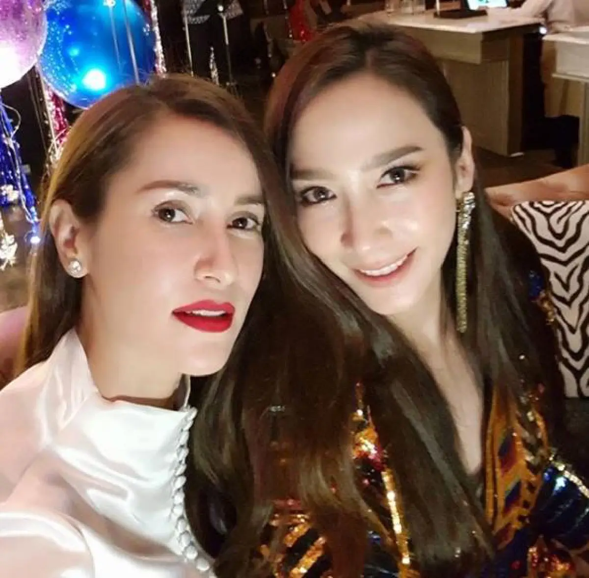 สองสาวทรงเสน่ห์  “แอน ทองประสม-อั้ม พัชราภา" ถ่ายแบบคู่ประชันความสวย
