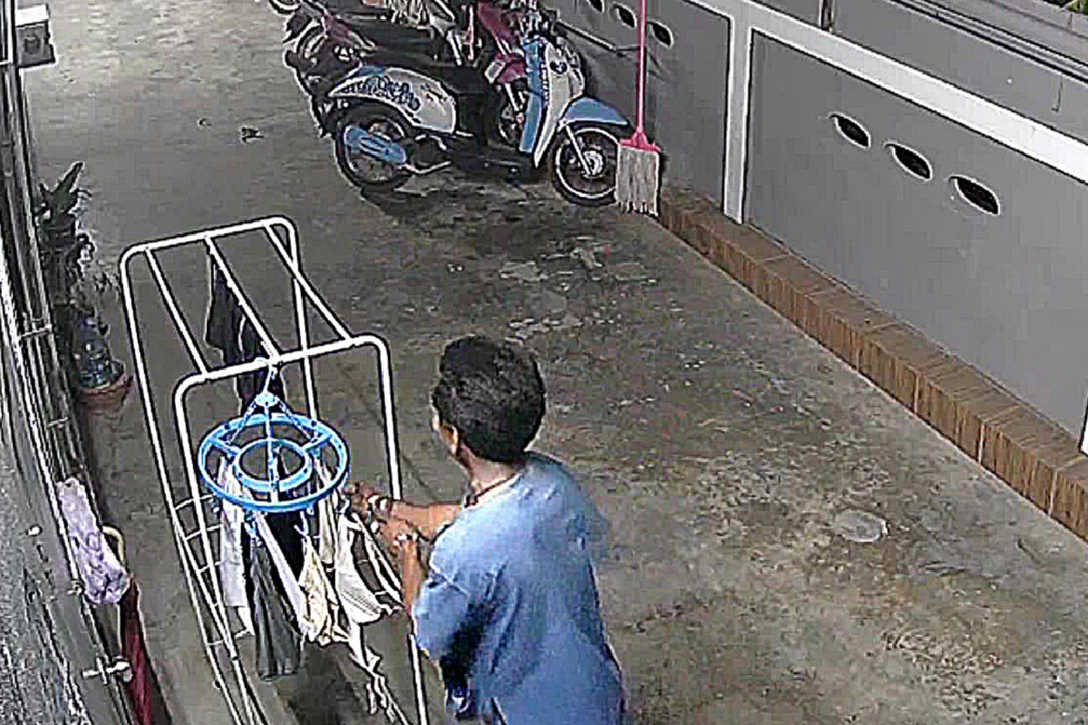 เปิดภาพกล้องวงจรปิดโจรโรคจิตฉกกางเกงใน หอพักหัวหิน เปิดภาพกล้องวงจรปิดโจรโรคจิตฉกกางเกงใน หอพักหัวหิน
