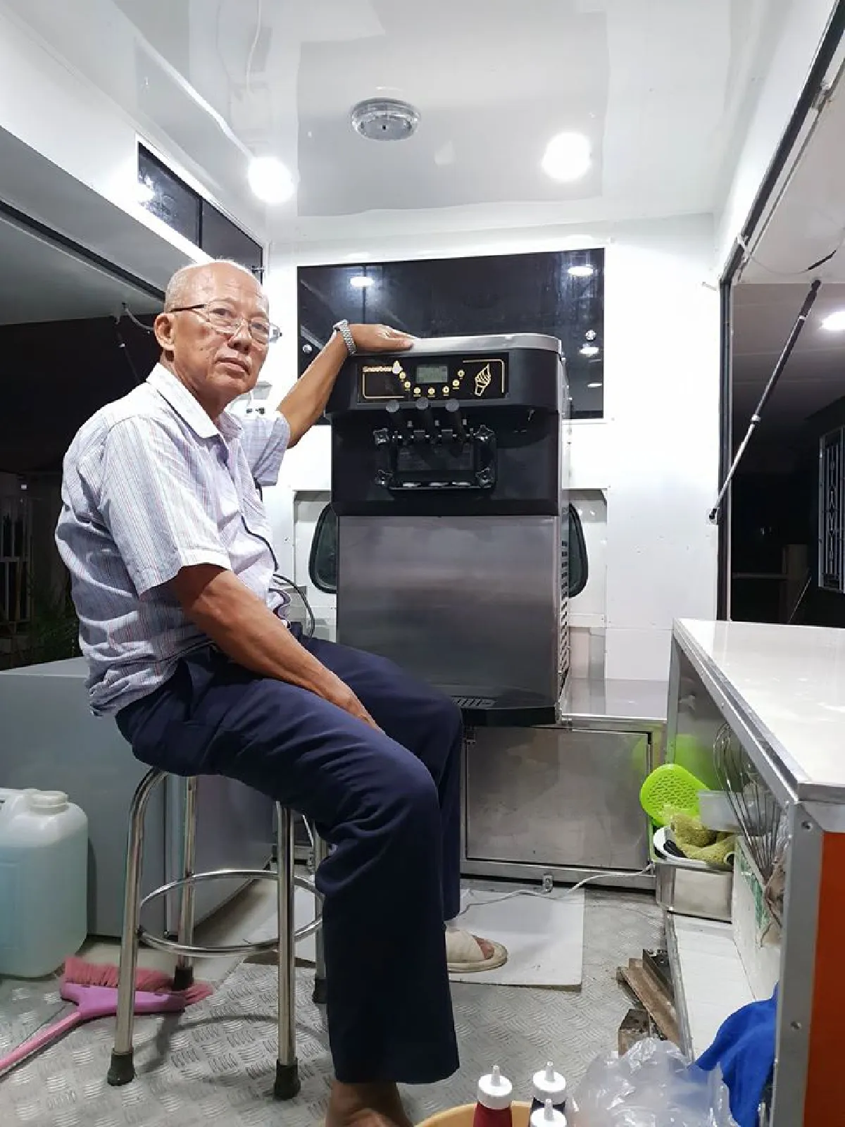 ปรุงรักให้หวานด้วยกันและกัน “ลุงจิม-ป้าต้อย” คู่รักฟู้ดทรัค 47 ปี ทุกวันนี้รักกว่าเมื่อวาน  