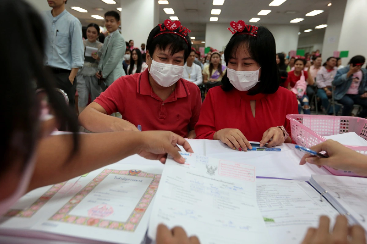 คู่รักสนใจจดทะเบียนสมรสวันวาเลนไทน์ที่เขตบางรักมากสุด773คู่