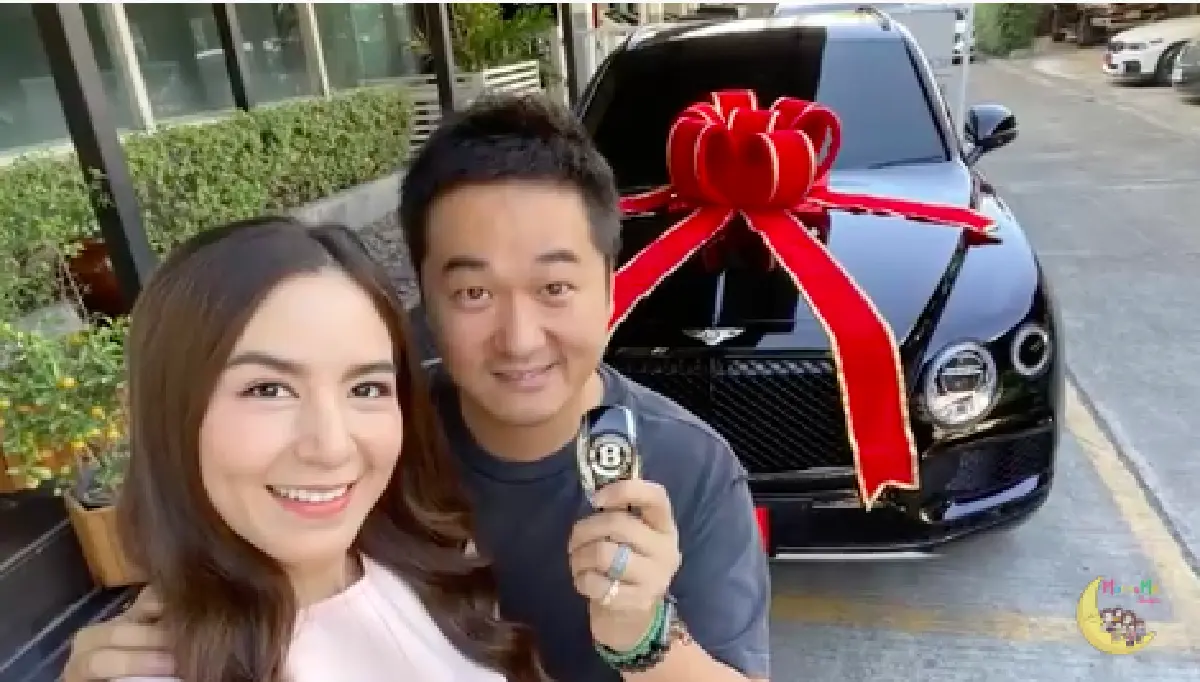 “พลอย ชิดจันทร์” เซอร์ไพรส์สามียิ่งกว่าได้ทอง 4 กิโล! มอบรถหรูกว่า 24 ล้านบาท