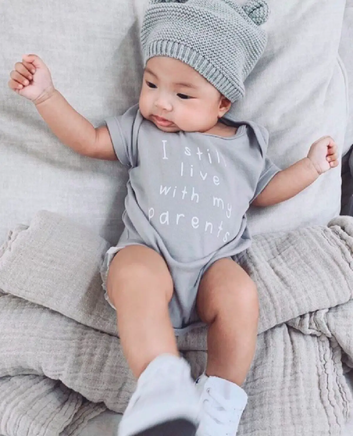 ชาวเน็ตปริศนาโพสต์ภาพและข้อความวิจารณ์  “น้องโนล่า” ลูกสาว “เจนี่-มิกกี้”