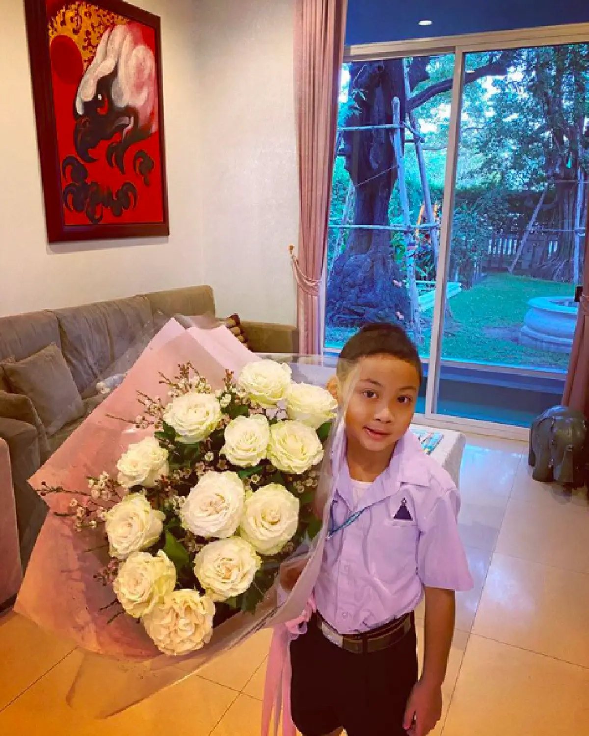 “ตั๊ก บงกช”  ปลื้มปริ่ม “เจ้าสัวบุญชัย” ทำซึ้ง! เก็บพวงมาลัยคล้องคอวันเเต่งงานใส่กรอบ