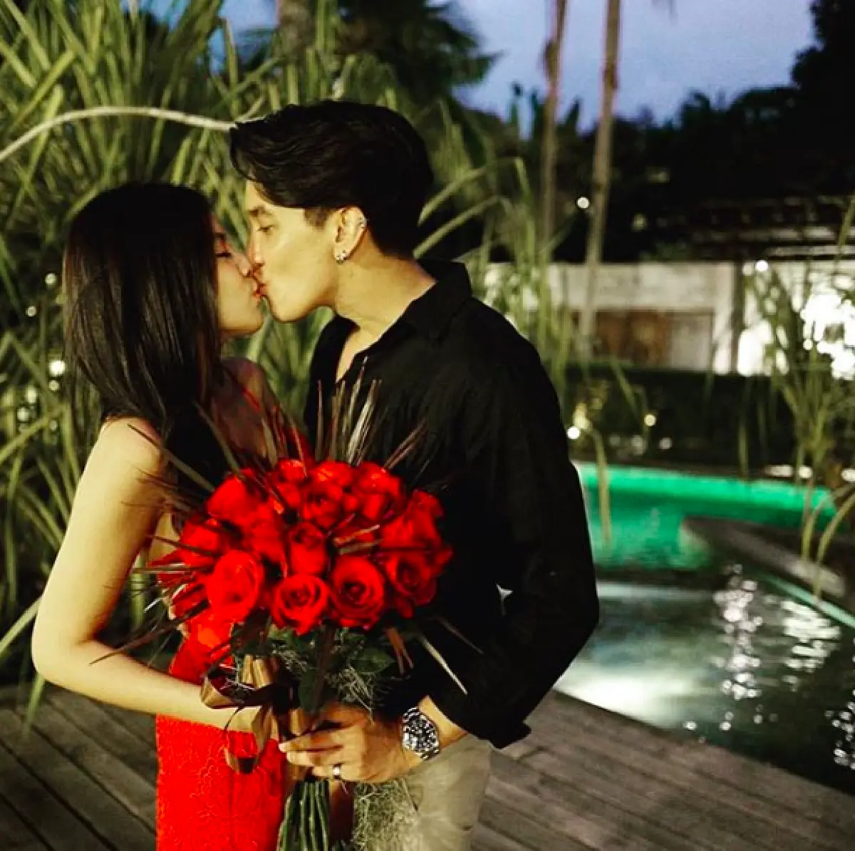 “ใบเตย อาร์สยาม” ประกาศขอพักงาน 2 ปี! พร้อมอวดรถหรู “ดีเจแมน” ซื้อให้! พร้อม