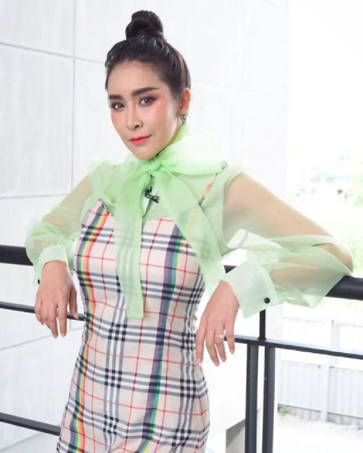 “ใหม่ สุคนธวา” เข้าแจ้งความ หลังถูกตัดต่อภาพก่อให้เกิดความเสียหาย 