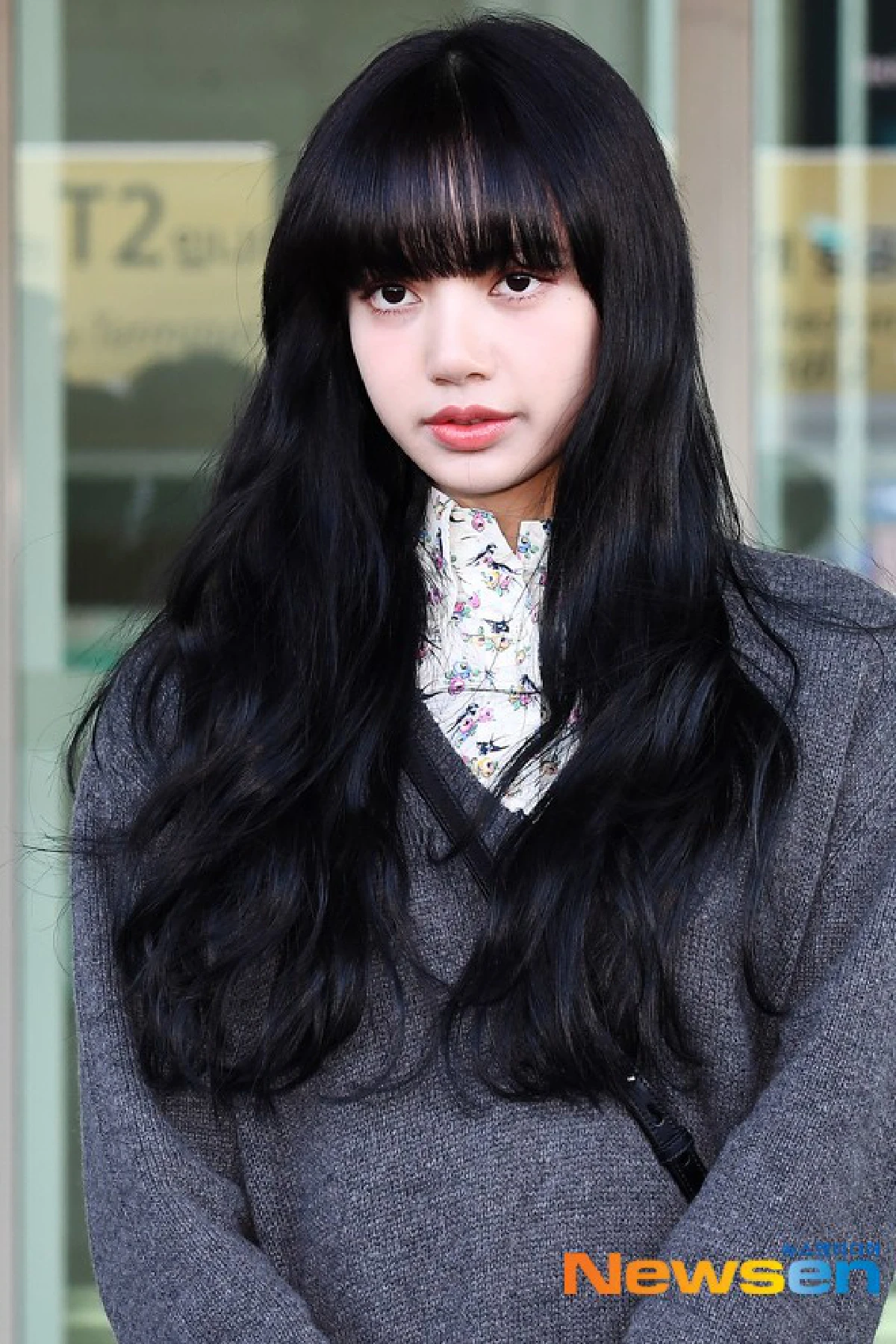 ใจละลายกันไปข้าง “ลิซ่า Blackpink” ในลุคสาวผมดำสะดุดตา บินร่วมงานแฟชั่นโชว์ที่มิลาน