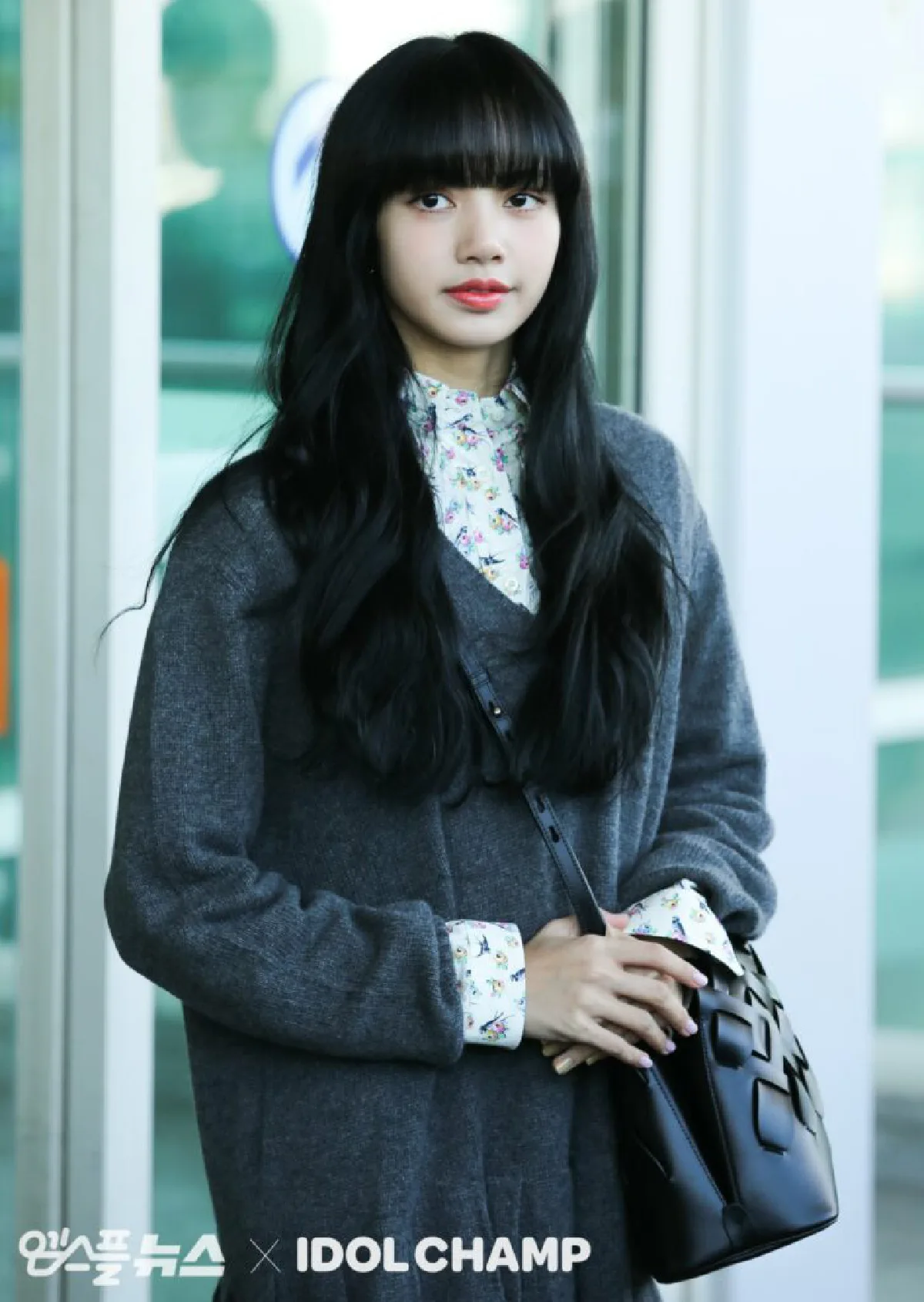 ใจละลายกันไปข้าง “ลิซ่า Blackpink” ในลุคสาวผมดำสะดุดตา บินร่วมงานแฟชั่นโชว์ที่มิลาน