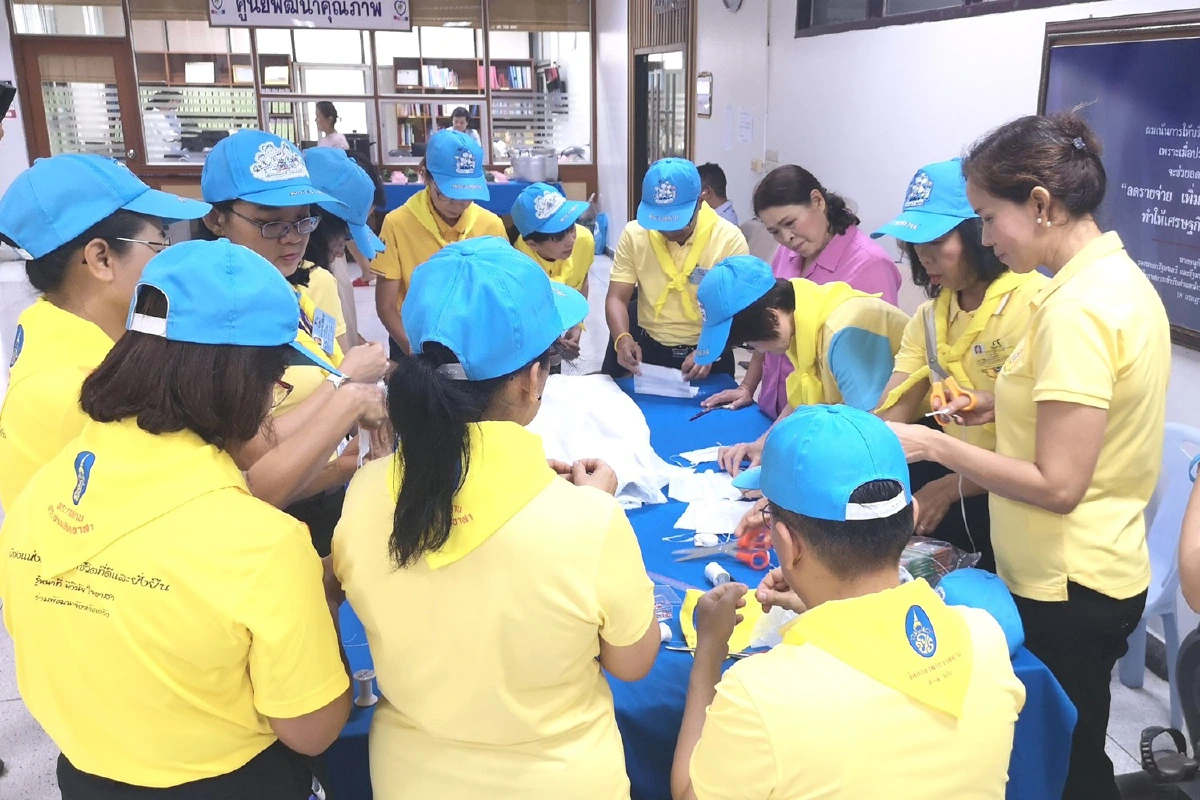 รพ.ตรังเร่งมือเย็บหน้ากากอนามัยใช้หลังขาดแคลน