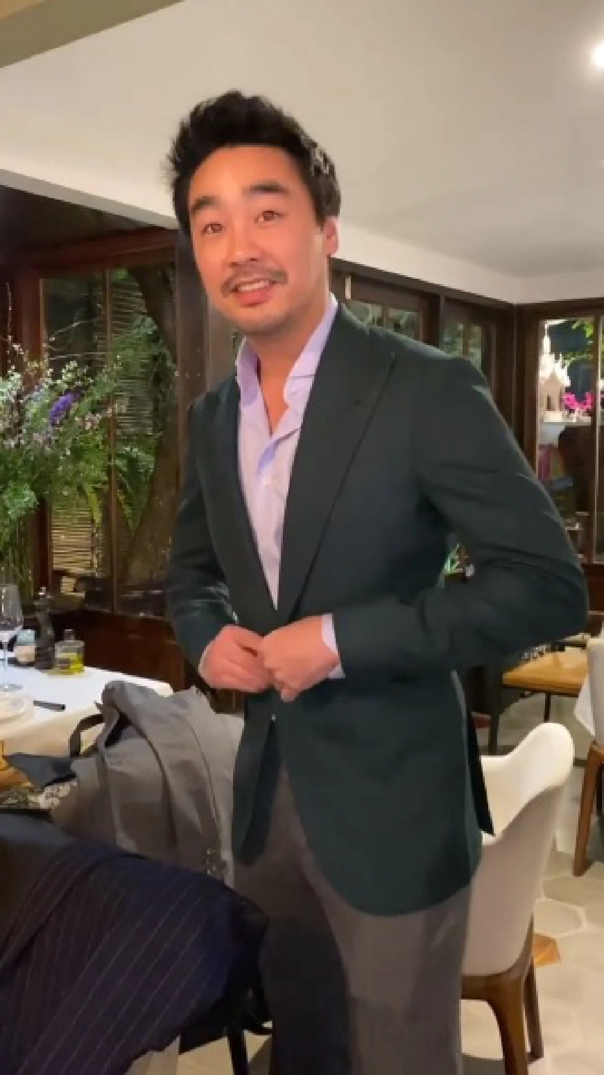 แกะของขวัญจาก อั้ม พัชราภา ตั้งใจเลือกให้ ไฮโซพก กว่าจะถูกใจยากมาก (คลิป