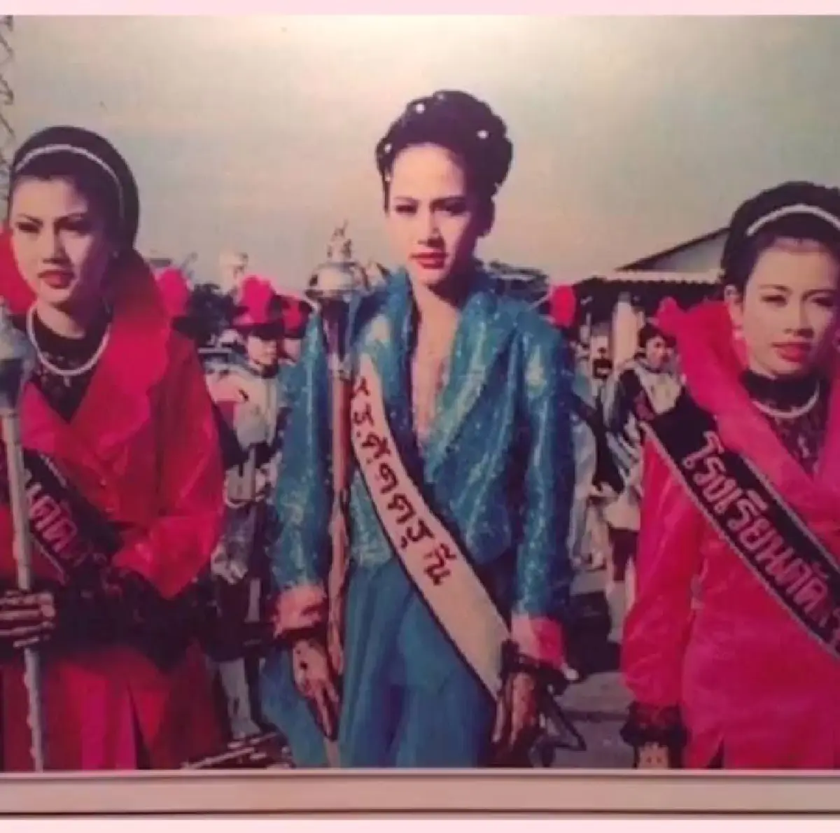 ศิษย์เก่าสวยใจดี! อั้ม พัชราภา มอบเงิน 2 แสน เป็นทุนการศึกษาให้น้องๆ รร.ดัดดรุณี