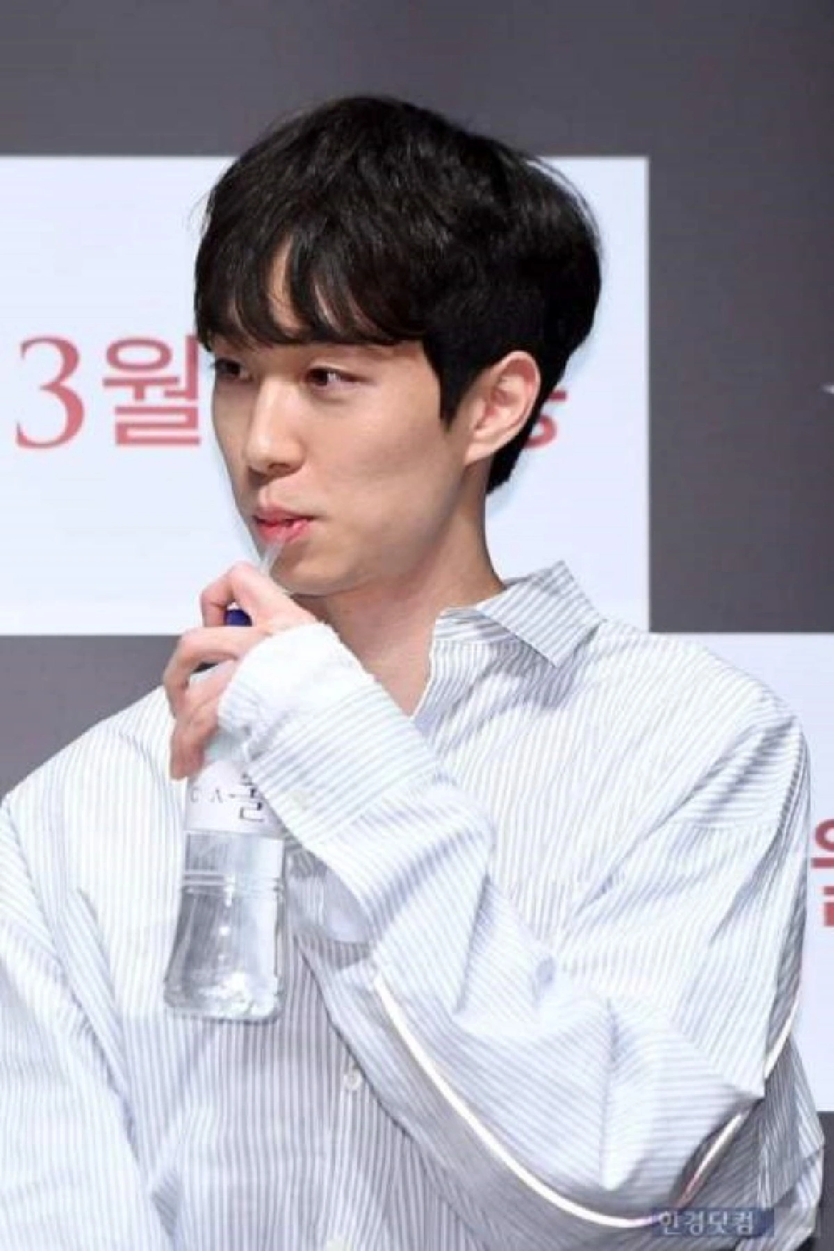 นี่ผู้กำกับนะ! “อีชุงฮยอน” สร้างความฮือฮาในงานเปิดตัวหนัง หลายคนคิดว่าพระเอก 