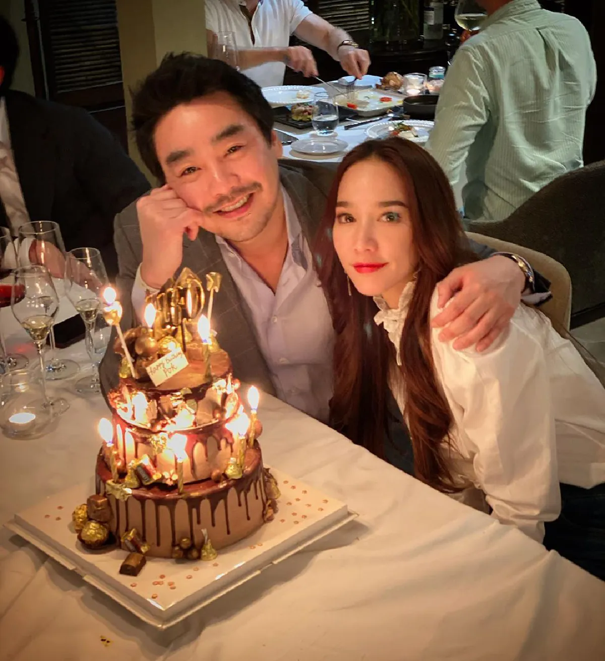 อั้ม พัชราภา ร่วมดินเนอร์ฉลองวันเกิด ไฮโซพก กับครอบครัวฝ่ายชายสุดอบอุ่น