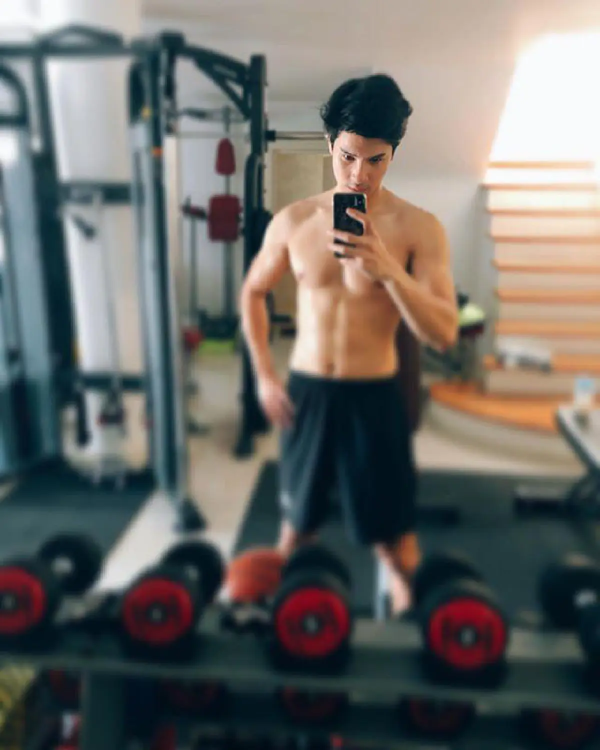 ไมค์ ภัทรเดช อวดหุ่นแซ่บซิกแพคเน้นๆ ปุ๊กลุก ยังต้องคอมเมนต์แซว