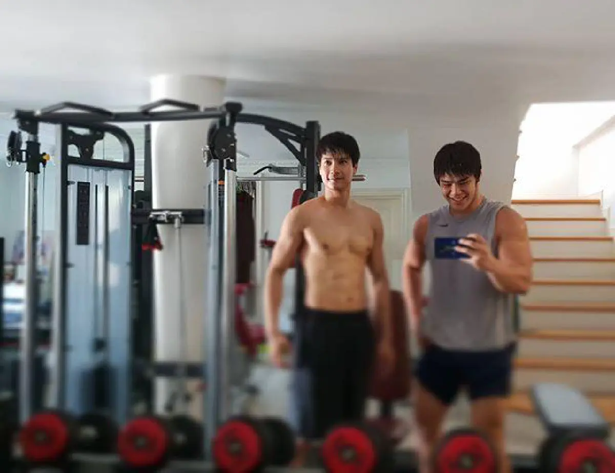 ไมค์ ภัทรเดช อวดหุ่นแซ่บซิกแพคเน้นๆ ปุ๊กลุก ยังต้องคอมเมนต์แซว