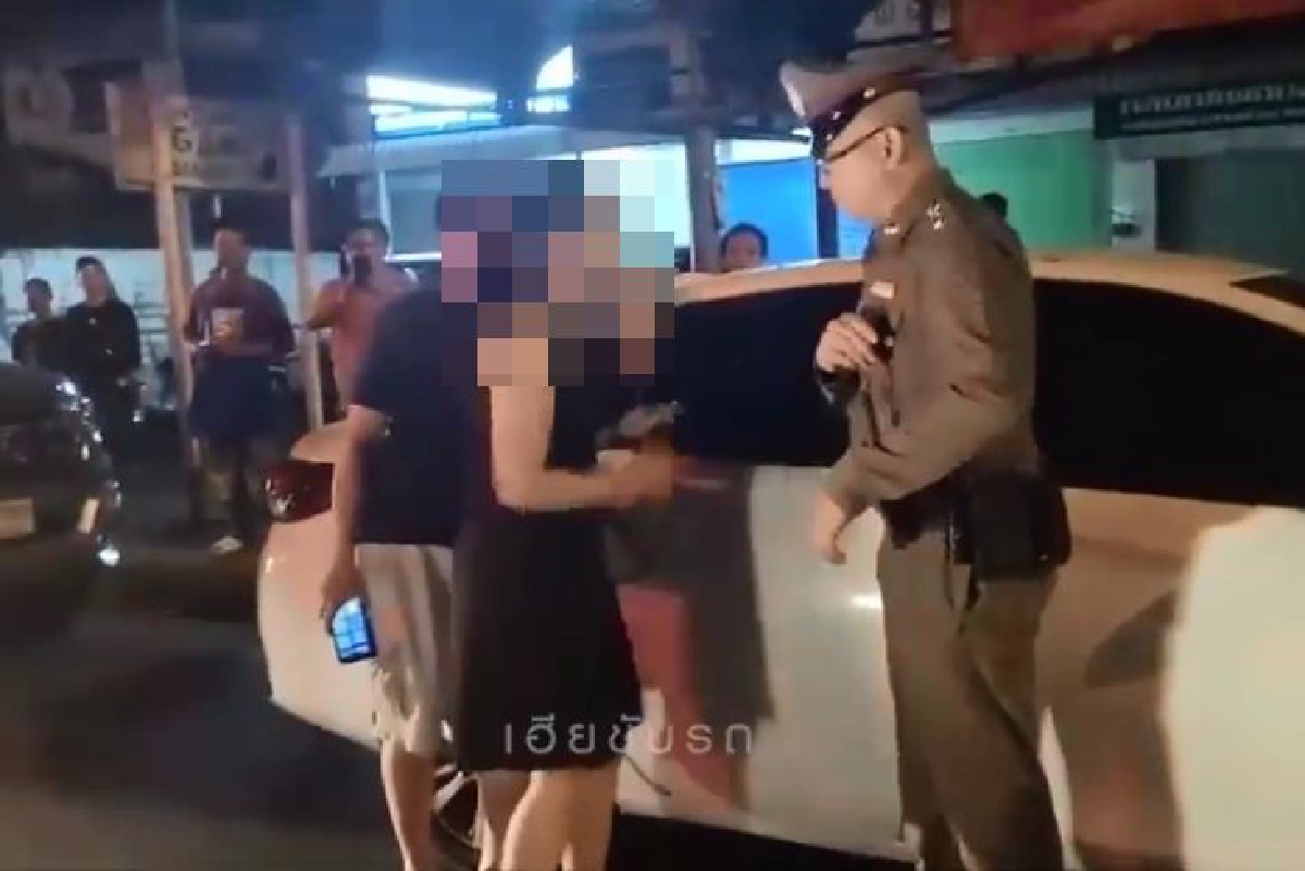 จนท.ตรวจสอบน้องสาวขวางตร.จับพี่ชายเมาขับ ชี้ผิดจริงดำเนินคดีแน่ จนท.ตรวจสอบน้องสาวขวางตร.จับพี่ชายเมาขับ ชี้ผิดจริงดำเนินคดีแน่