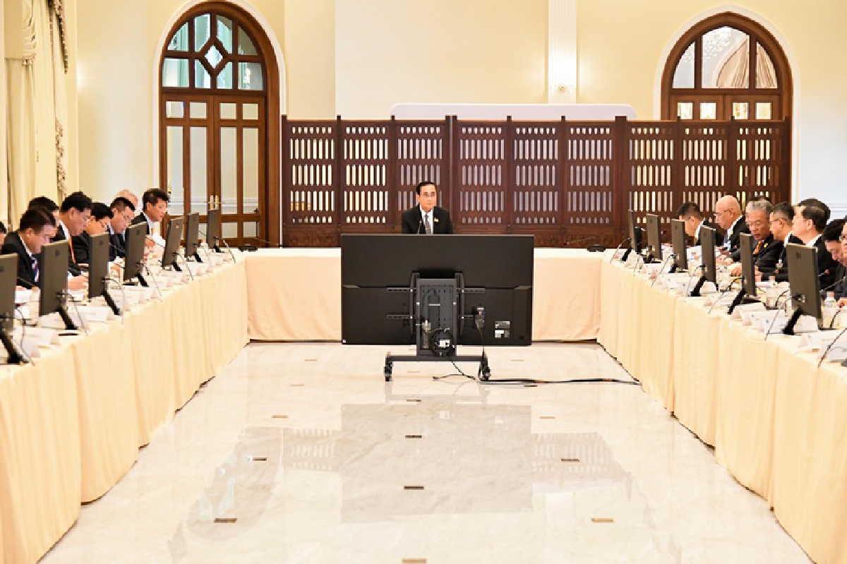 "นายกฯ"ประชุมป้องปรามโควิด-19 ยันควบคุมได้ ขออย่าตื่นตระหนก "นายกฯ"ประชุมป้องปรามโควิด-19 ยันควบคุมได้ ขออย่าตื่นตระหนก
