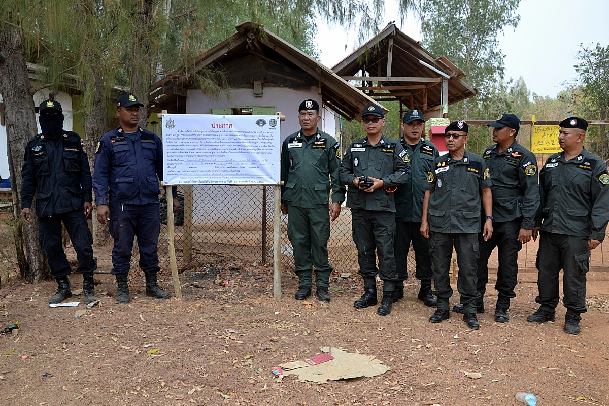จนท.ป่าไม้ราชบุรีเข้าติดป้ายตรวจยึดที่ดินเขาสนฟาร์มของ"เอ๋ ปารีณา"แล้ว
