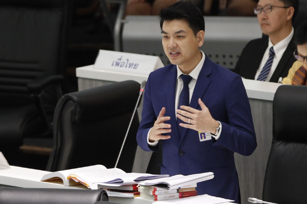 มติสภา242เสียงคว่ำญัตติตั้ง "กมธ.ศึกษาต้านรัฐประหาร" มติสภา242เสียงคว่ำญัตติตั้ง "กมธ.ศึกษาต้านรัฐประหาร"