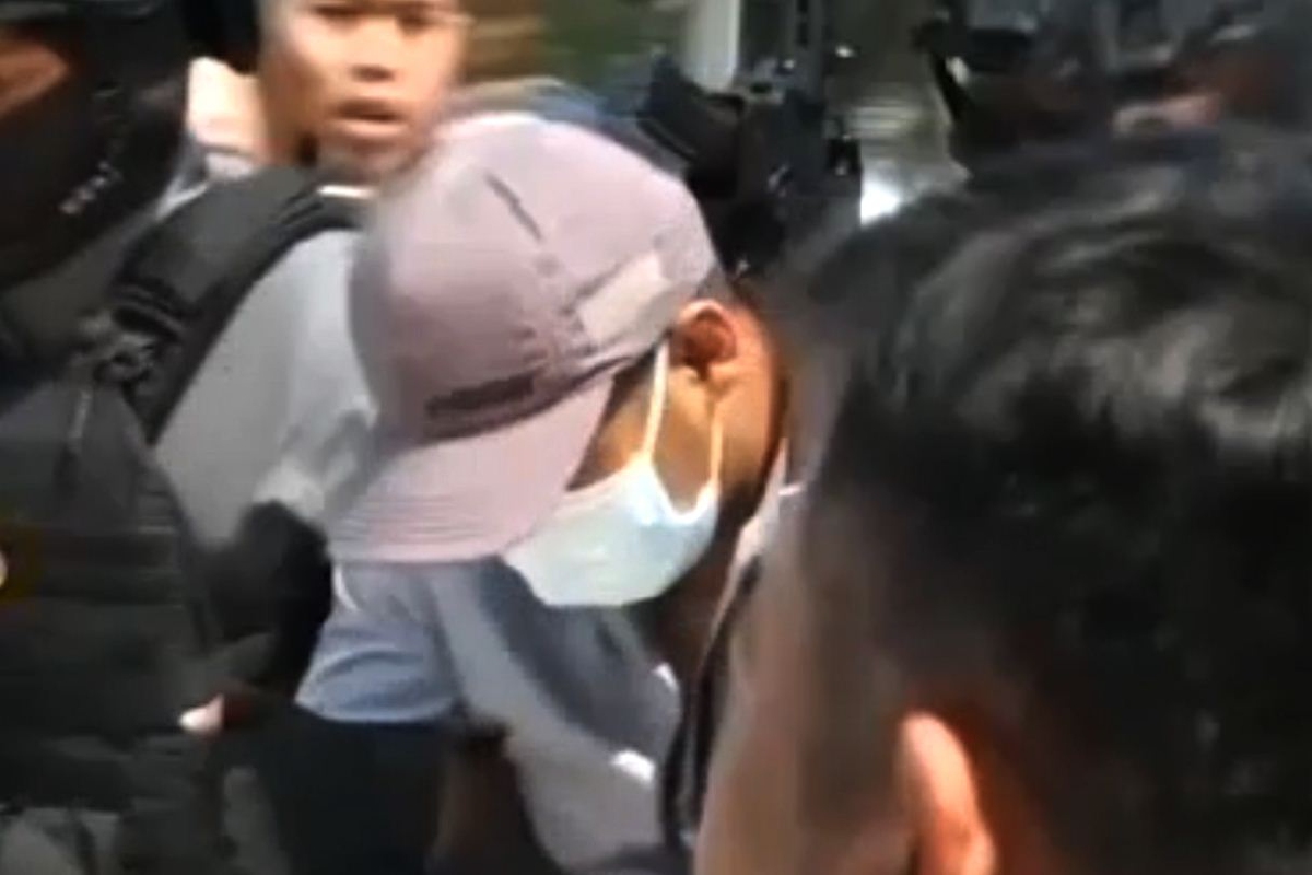อัยการสั่งฟ้องแล้ว 9 ข้อหา! "ฆาตกรฆ่าชิงทอง" ขอศาลลงโทษสถานหนัก อัยการสั่งฟ้องแล้ว 9 ข้อหา! "ฆาตกรฆ่าชิงทอง" ขอศาลลงโทษสถานหนัก