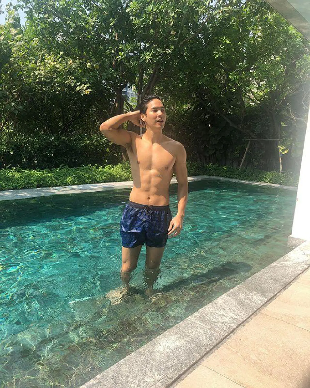 ไมค์ ภัทรเดช อวดหุ่นแซ่บซิกแพคเน้นๆ ปุ๊กลุก ยังต้องคอมเมนต์แซว