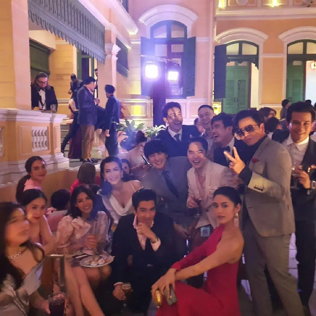 เก็บตกงานวิวาห์! เก๋ ชลลดา-ไฮโซพร้อม เพื่อนดาราคนดังร่วมยินดีเพียบ