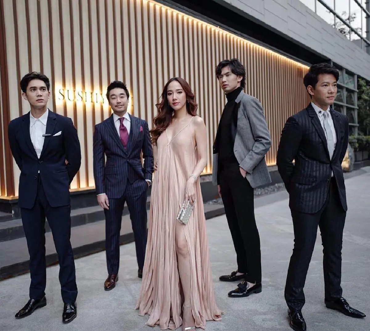 เก็บตกงานวิวาห์! เก๋ ชลลดา-ไฮโซพร้อม เพื่อนดาราคนดังร่วมยินดีเพียบ