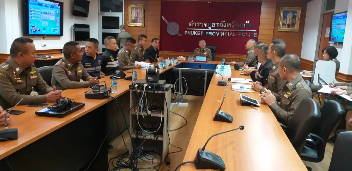 ตร.จับแก๊งค้ามนุษย์บังคับเด็กต่างด้าวขายสินค้าตามชายหาดป่าตอง พบ 17 เหยื่อถูกทารุณ