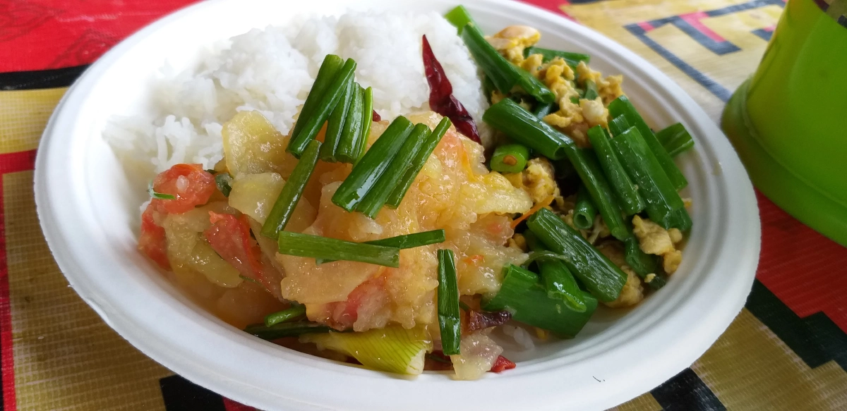 เปิดโรงทานสู้ COVID-19 ธารน้ำใจช่วย"เพื่อนไกด์"ภูเก็ต