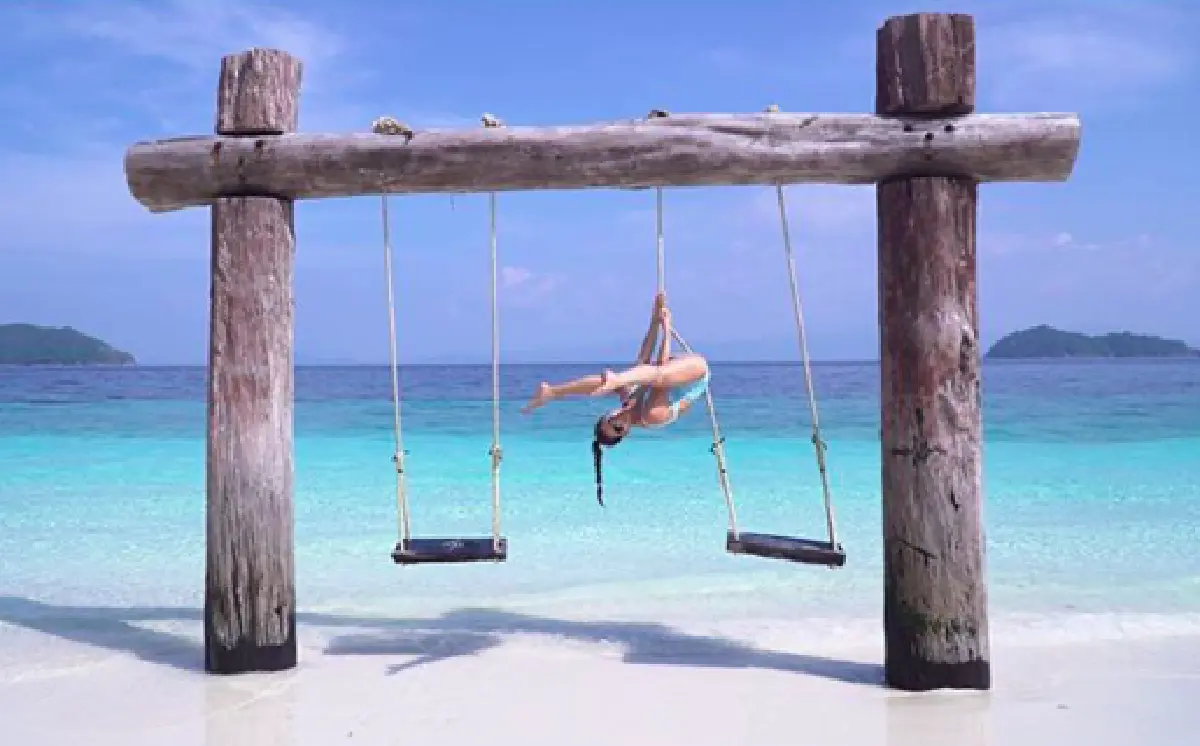 “นก อุษณีย์” โชว์โยคะฟลายท่ายาก สวยเป๊ะอย่างกับกายกรรม