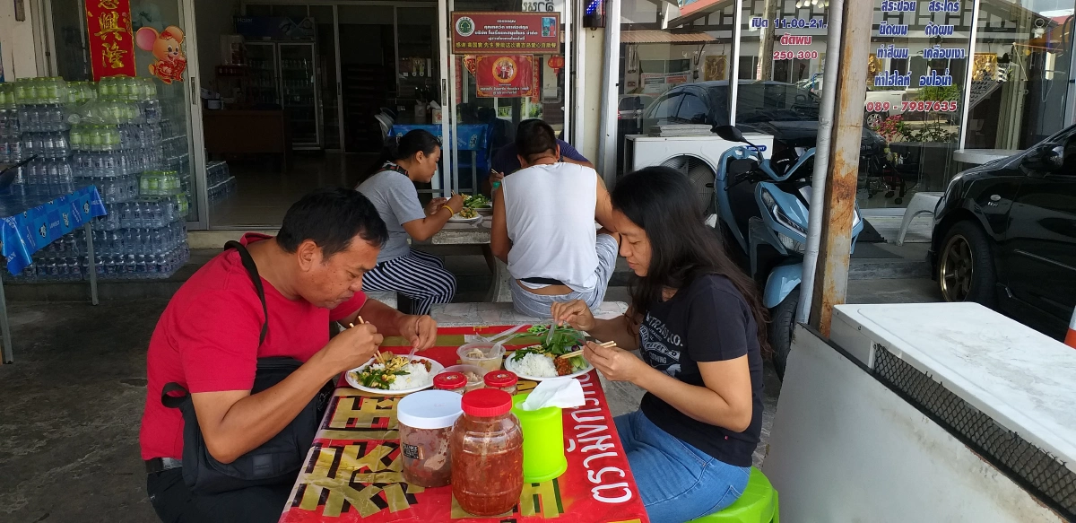 เปิดโรงทานสู้ COVID-19 ธารน้ำใจช่วย"เพื่อนไกด์"ภูเก็ต