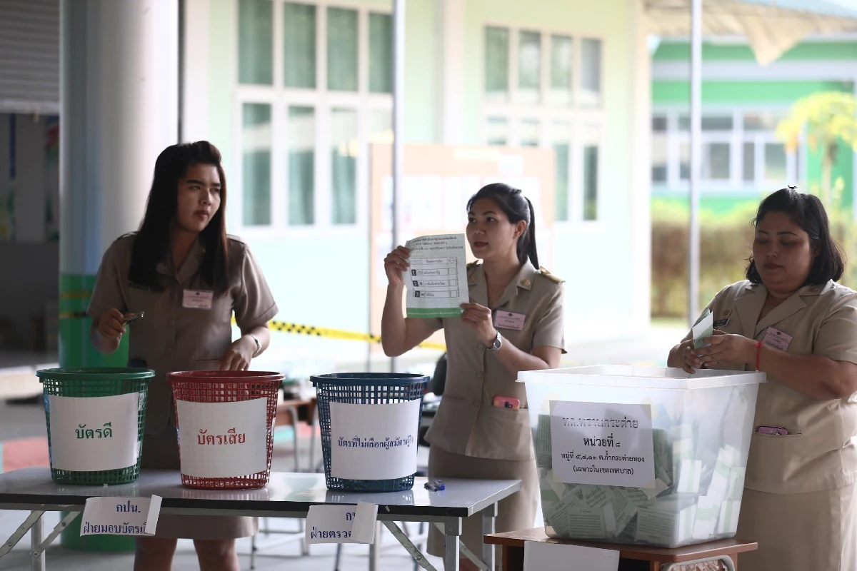 พปชร.มีคะแนนนำเพื่อไทยหลังปิดหีบลงคะแนนเลือกซ่อมส.ส.กำแพงเพชร