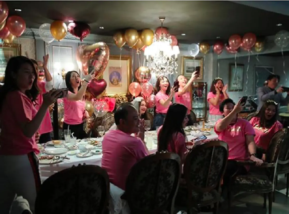 “ลี นาตาลี“ สุดเซอร์ไพรส์! เพื่อนๆ รวมตัวทำจัดงานปาร์ตี้สละโสดให้ 