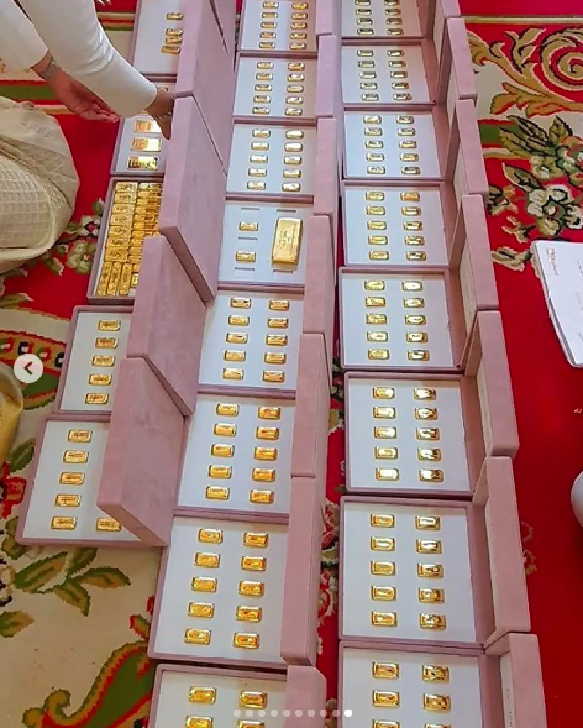 “กาละแมร์” ทั้งเก่งทั้งใจบุญ! ถวายทองคำ 22 กิโลกรัม มูลค่ากว่า 35 ล้านบาท