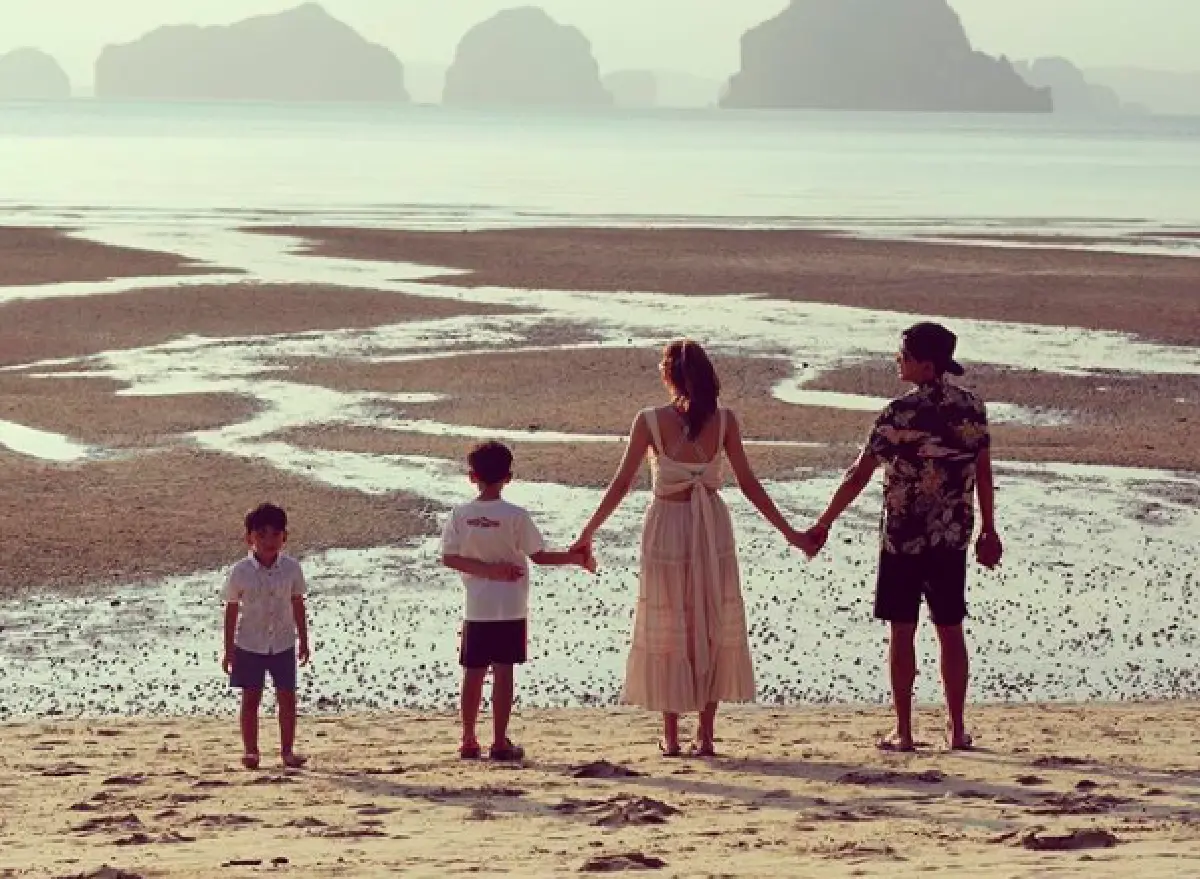 ทริปนี้แม่จัดเต็ม “เอ๋ พรทิพย์” อวดเอวเอสหุ่นน่าอิจฉาในชุดว่ายน้ำวันพีช